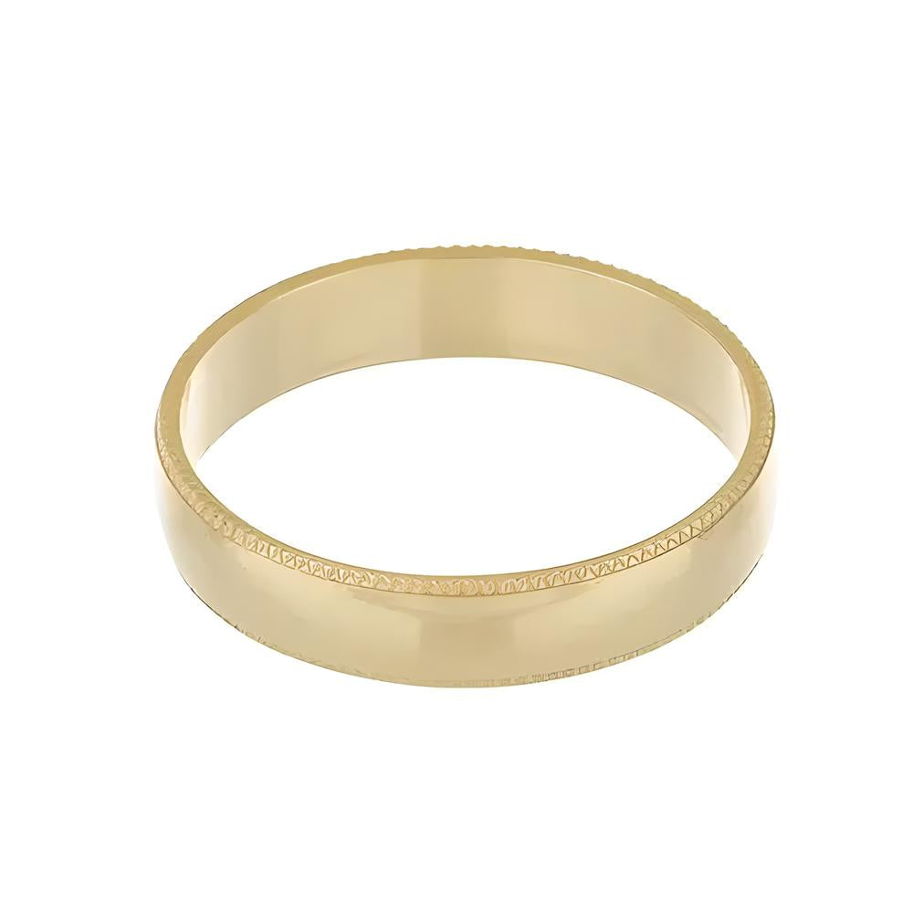 Gold diamond ring with serrated finish