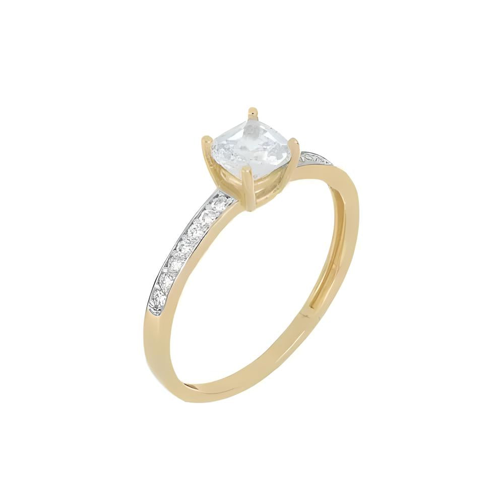 Gold solitaire ring with zircons on the front